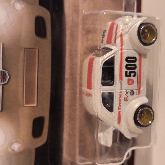 D2 Hot Wheels 60s Fiat 500d Modificado air cooled - Picture 2 of 3